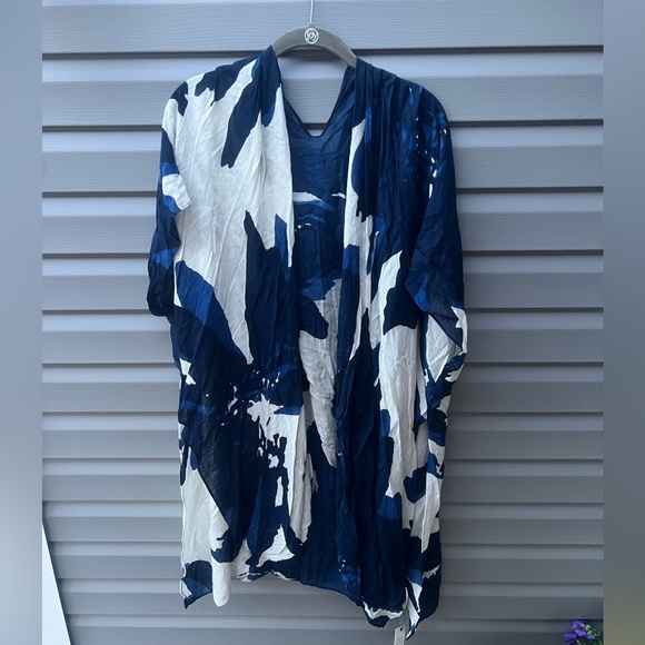 Blue and White Abstract Kimono coverup - Picture 1 of 6